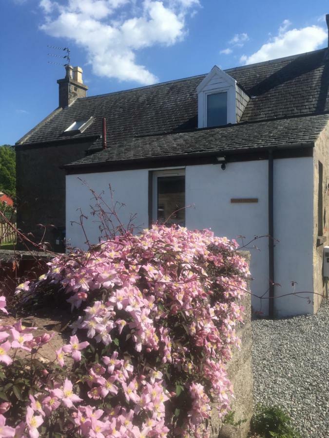 Whisky Cottage Inverness Exterior photo